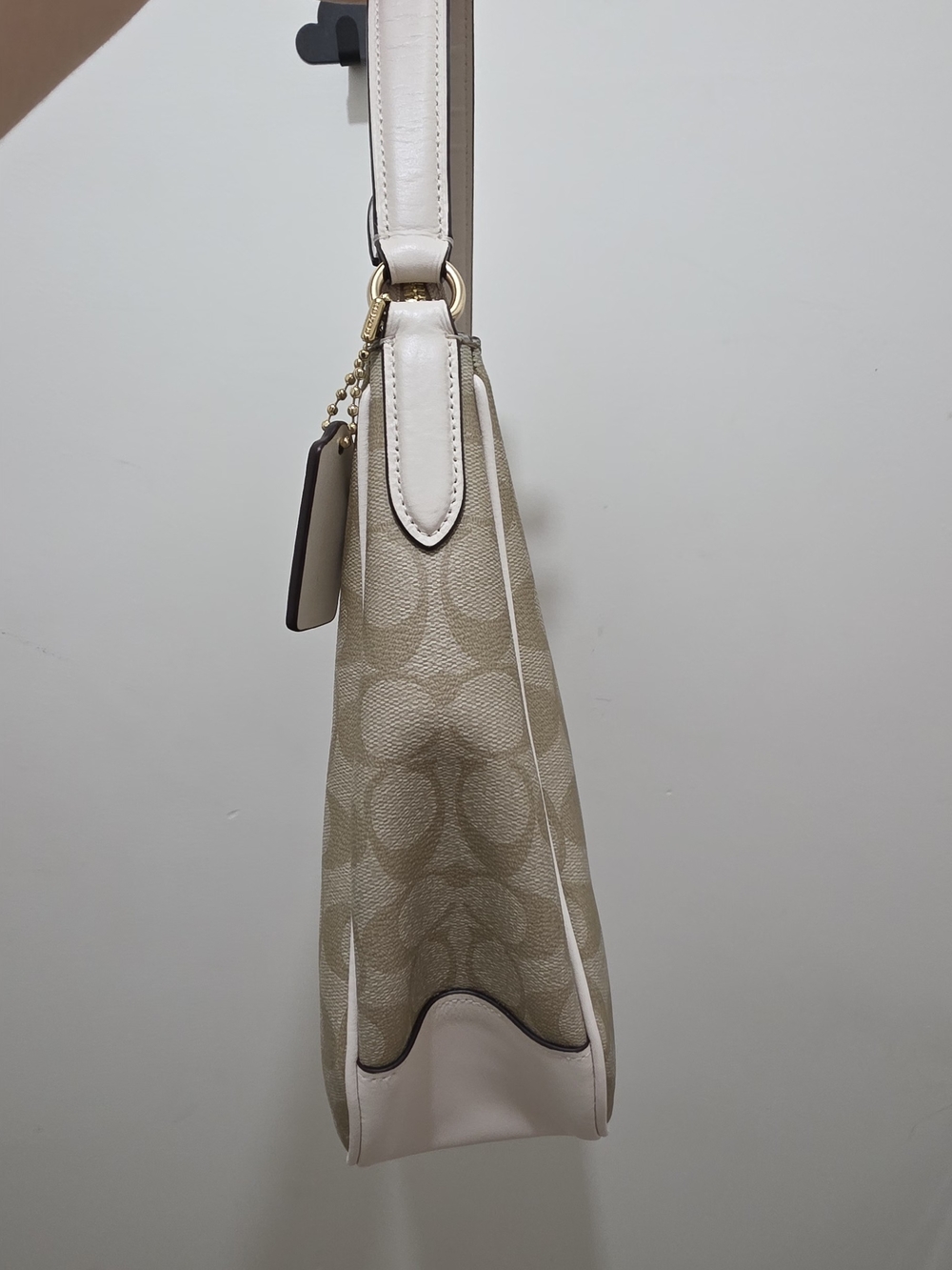 Coach Kristy Shoulder Bag in Signature Canvas - Picture 6 of 12